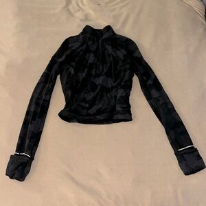 Lululemon rule cropped half zip